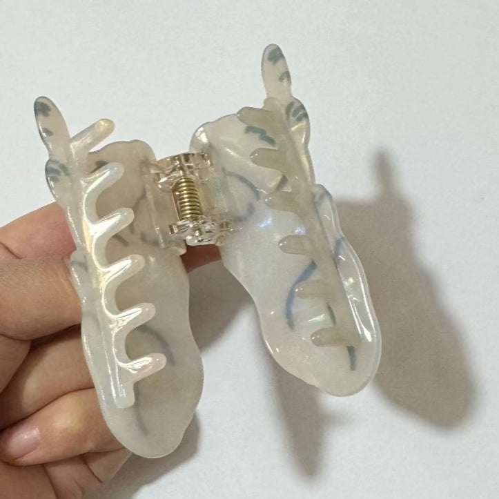 Arctic Snow Wolf Hair Claw