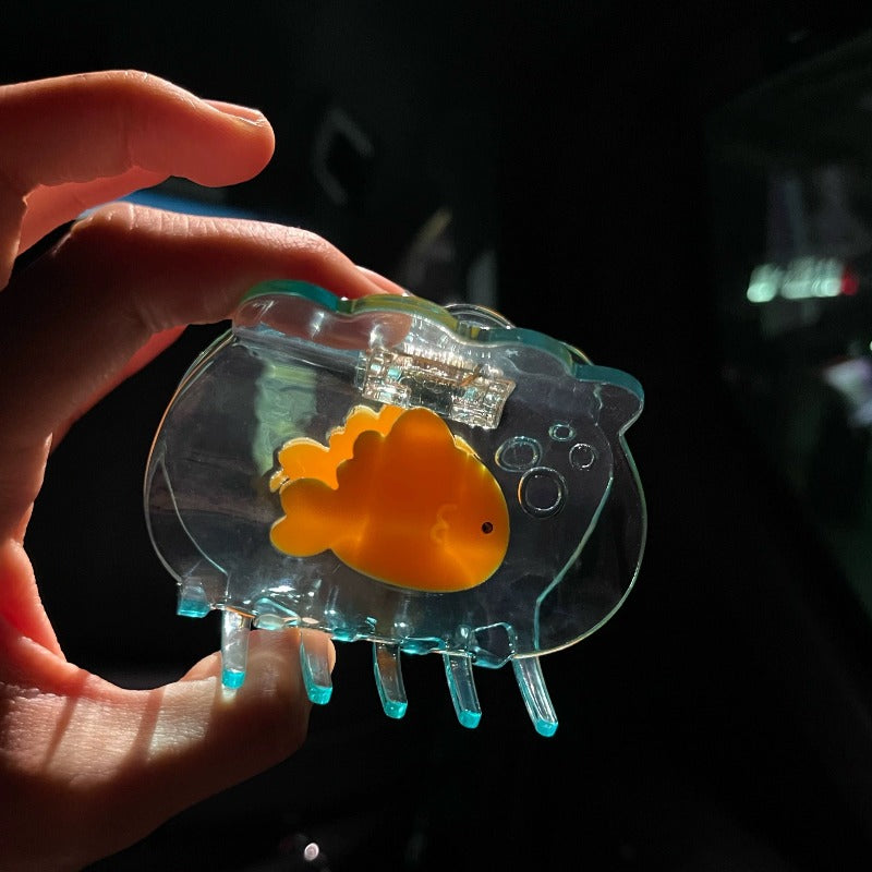 One Goldfish In Fish Tank Hair Claw