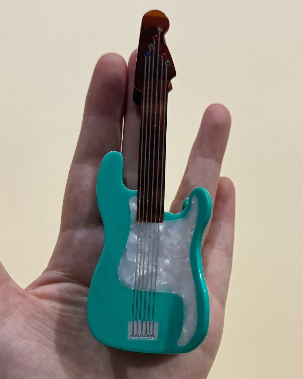 Guitar Hair Claw In Black