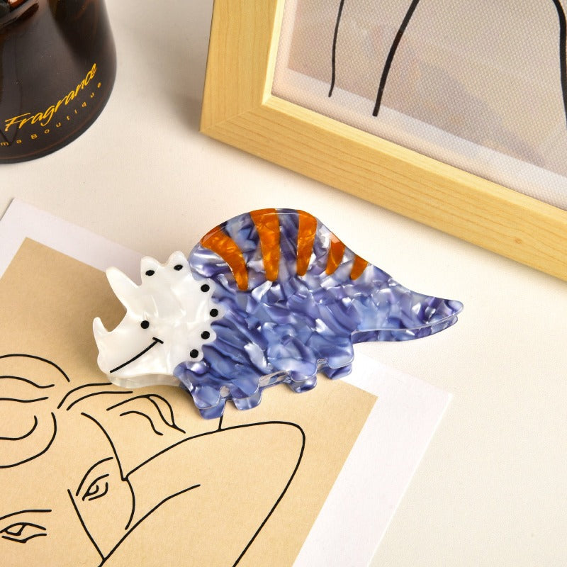 Einiosaurus Procurvicornis Dinosaur Hair Claw