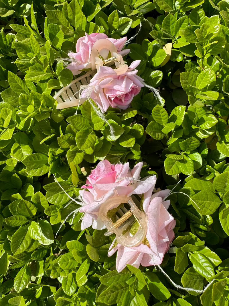 Medium Gradient Romance Rose Hair Claw