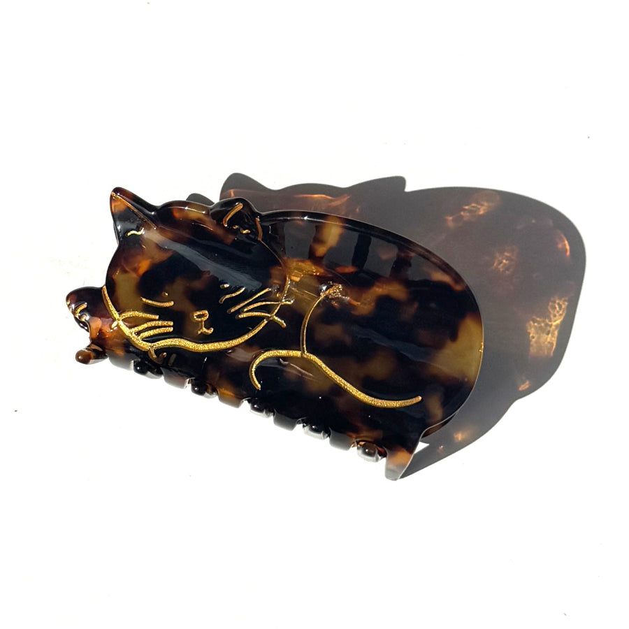 Sleeping Cat Hair Claw In Tea