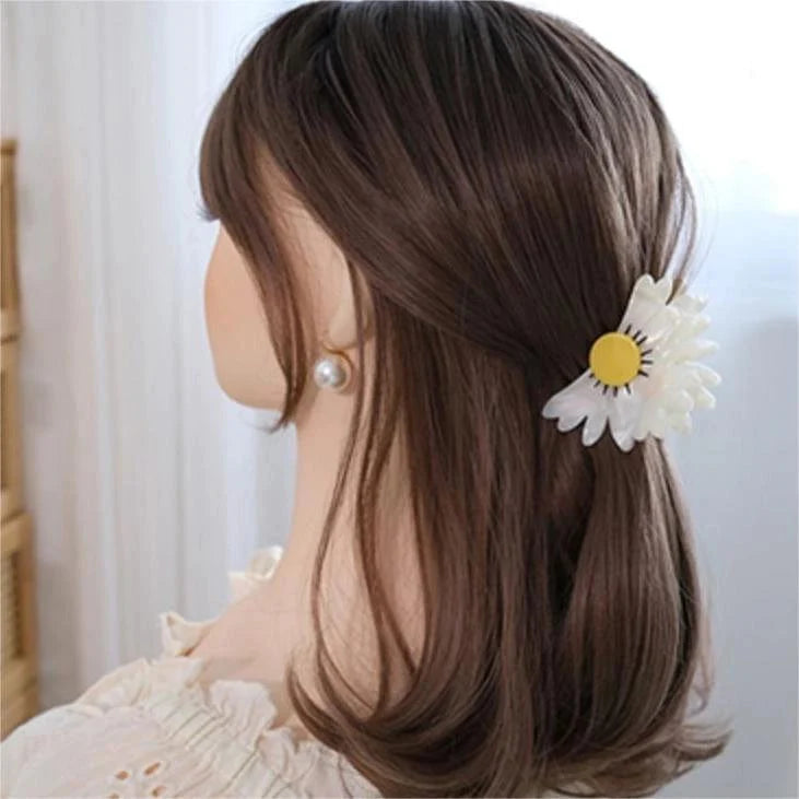 Half-Hardy Chrysanthemum Flower Hair Claw
