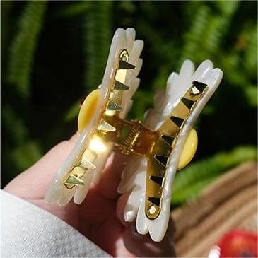 Half-Hardy Chrysanthemum Flower Hair Claw