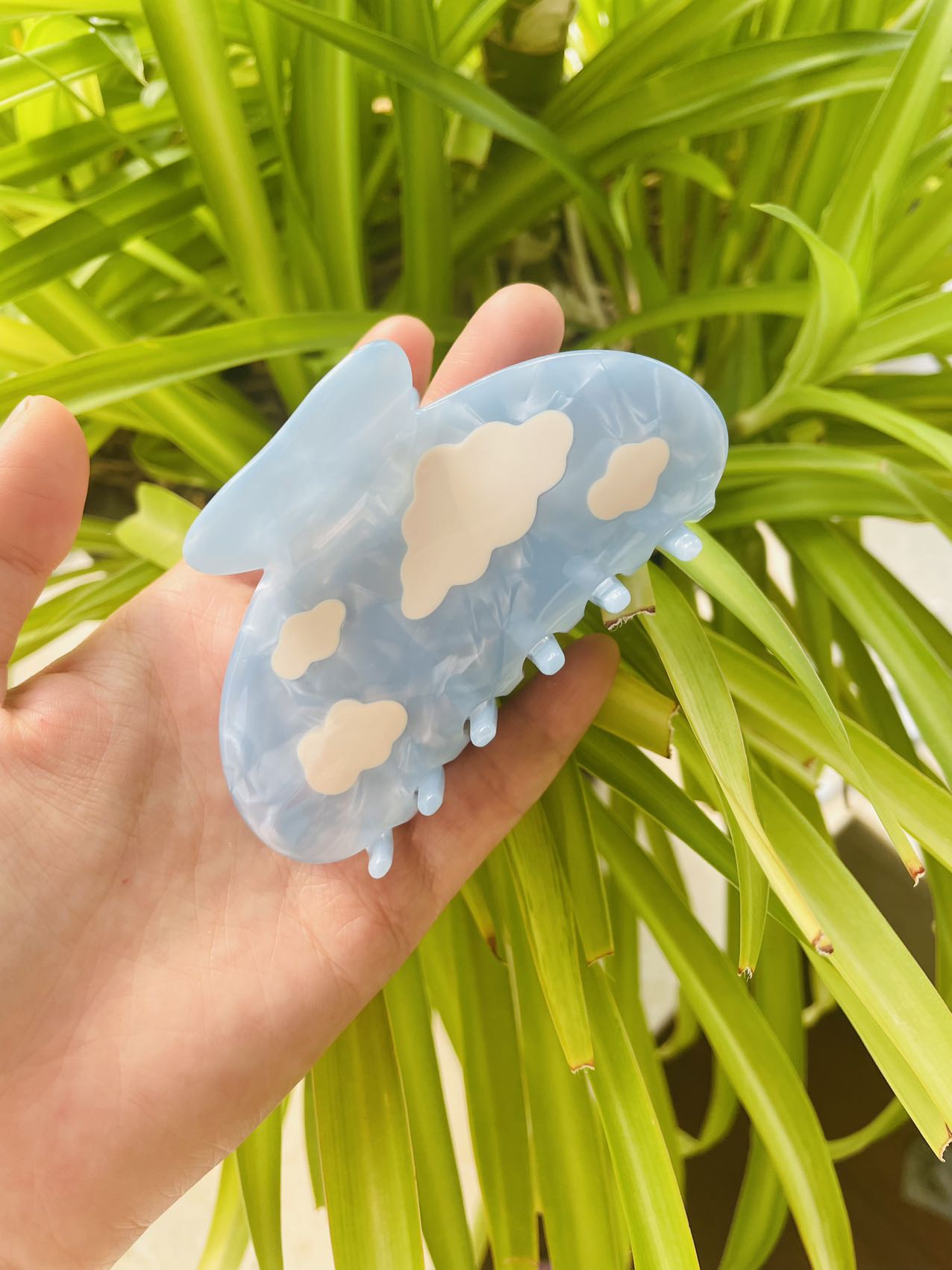 White Clouds In The Blue Sky Hair Claw