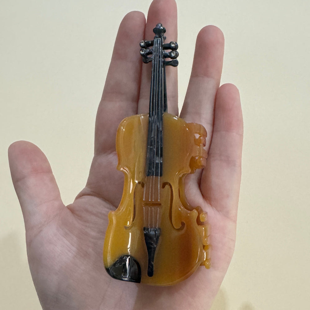 Violin Hair Claw In Tortoiseshell
