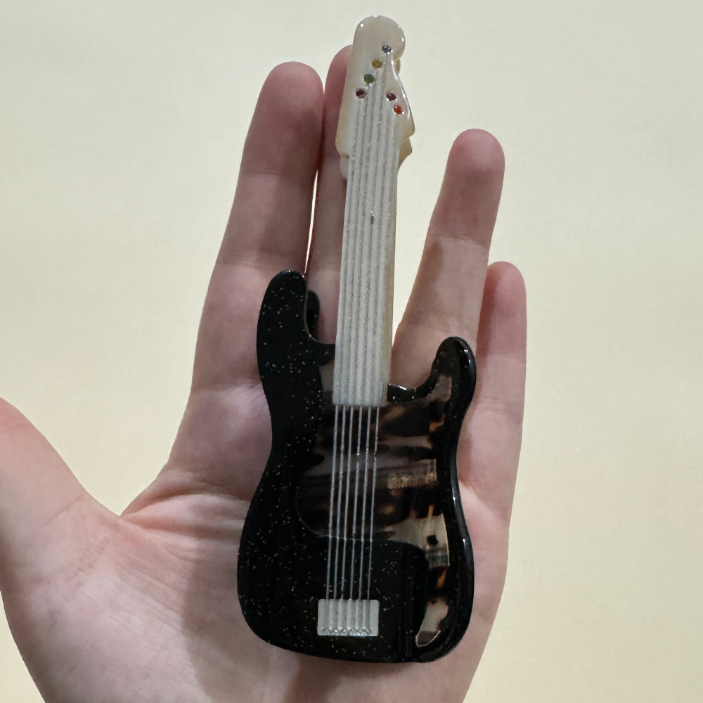 Guitar Hair Claw In Black