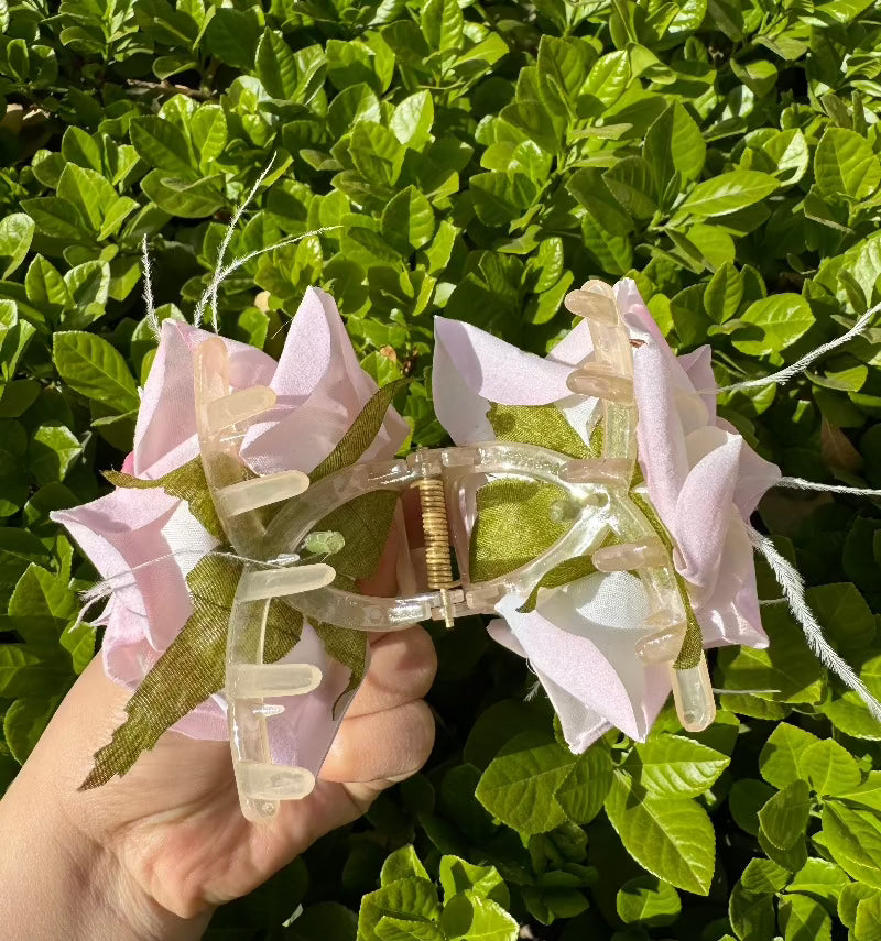 Medium Gradient Romance Rose Hair Claw
