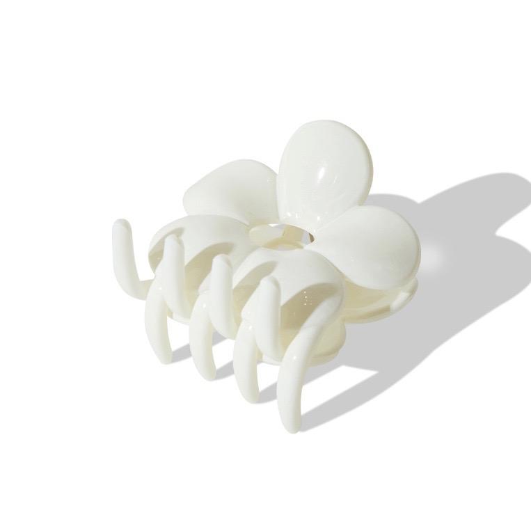 Dolores Flower Hair Claw In White