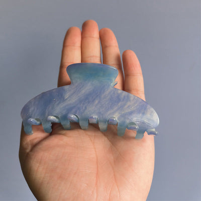 discoloration hair claw